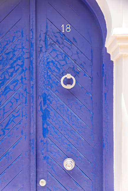 Blue support door 18